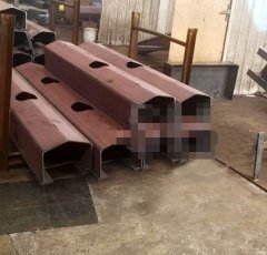 导轮、U型梁的图片