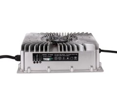 UY1500S防水型充电器的图片