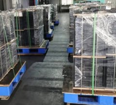 石墨膜原料与夹具的图片