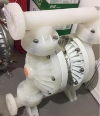 塑料气动隔膜泵的图片