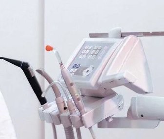 口腔手术显微的图片