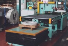 半自动卧式卷材包装线的图片