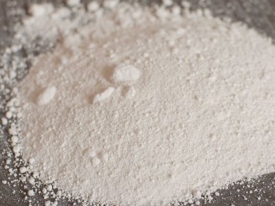 讲个笑话：氧化铝没有“高端产品”......