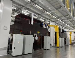 坩埚装料一体机的图片