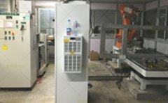 安全帽水切割工作站的图片