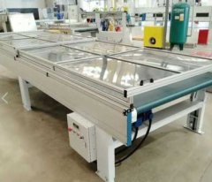 带防尘罩皮带输送机的图片