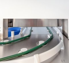 O型带餐盘输送线的图片