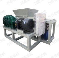 单轴撕碎机的图片