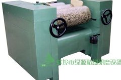 S405型花岗岩三辊粉碎用机的图片