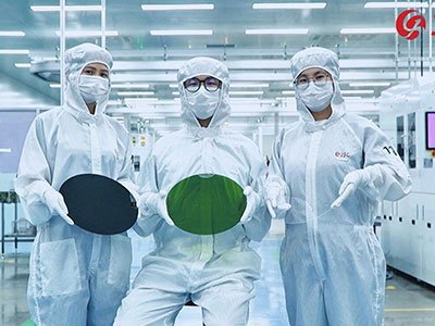 晶盛机电：首条12英寸碳化硅衬底中试线通线！