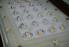 单晶蓝宝石的图片