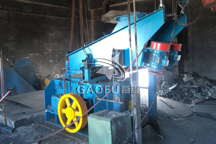 高服双齿辊破碎机客户现场