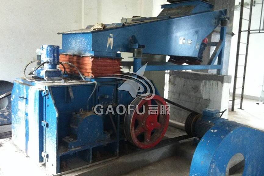 高服双齿辊破碎机客户现场