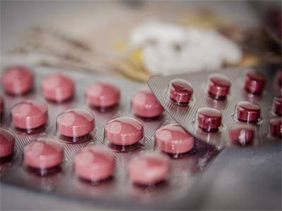 正大天晴1类新药获批上市；丽珠医药两名高管退休辞任