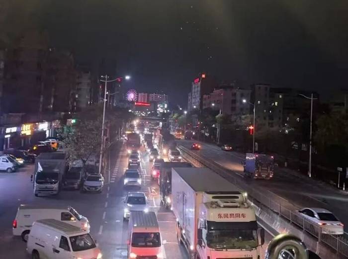 堵车照.jpg