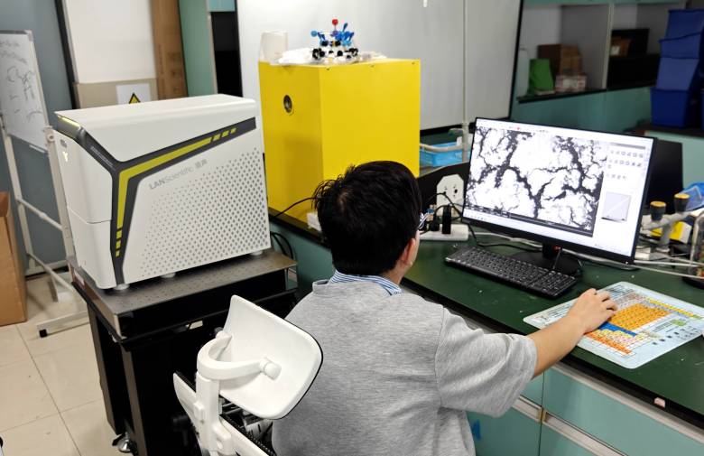 桌面式扫描电镜赋能科研｜SuperSEM 顺利交付南京大学化学化工学院(图2)